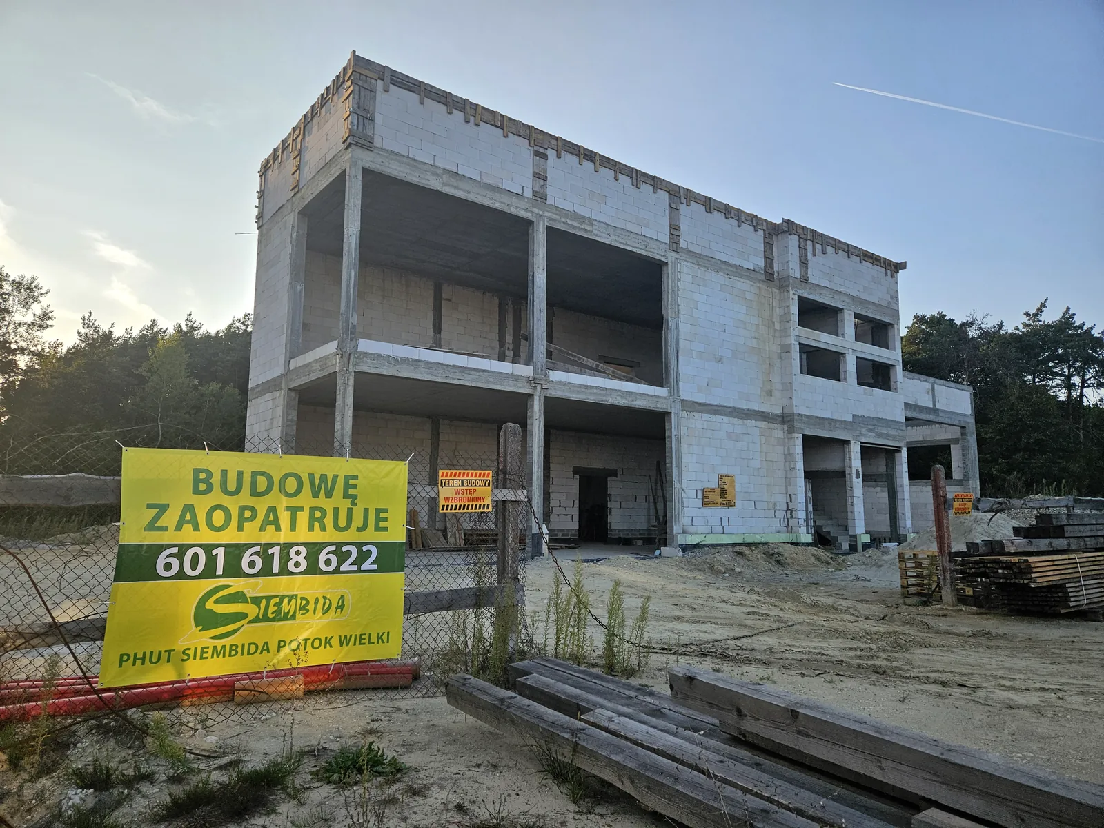 Budynek w Zaklikowie na wcześniejszym etapie prac